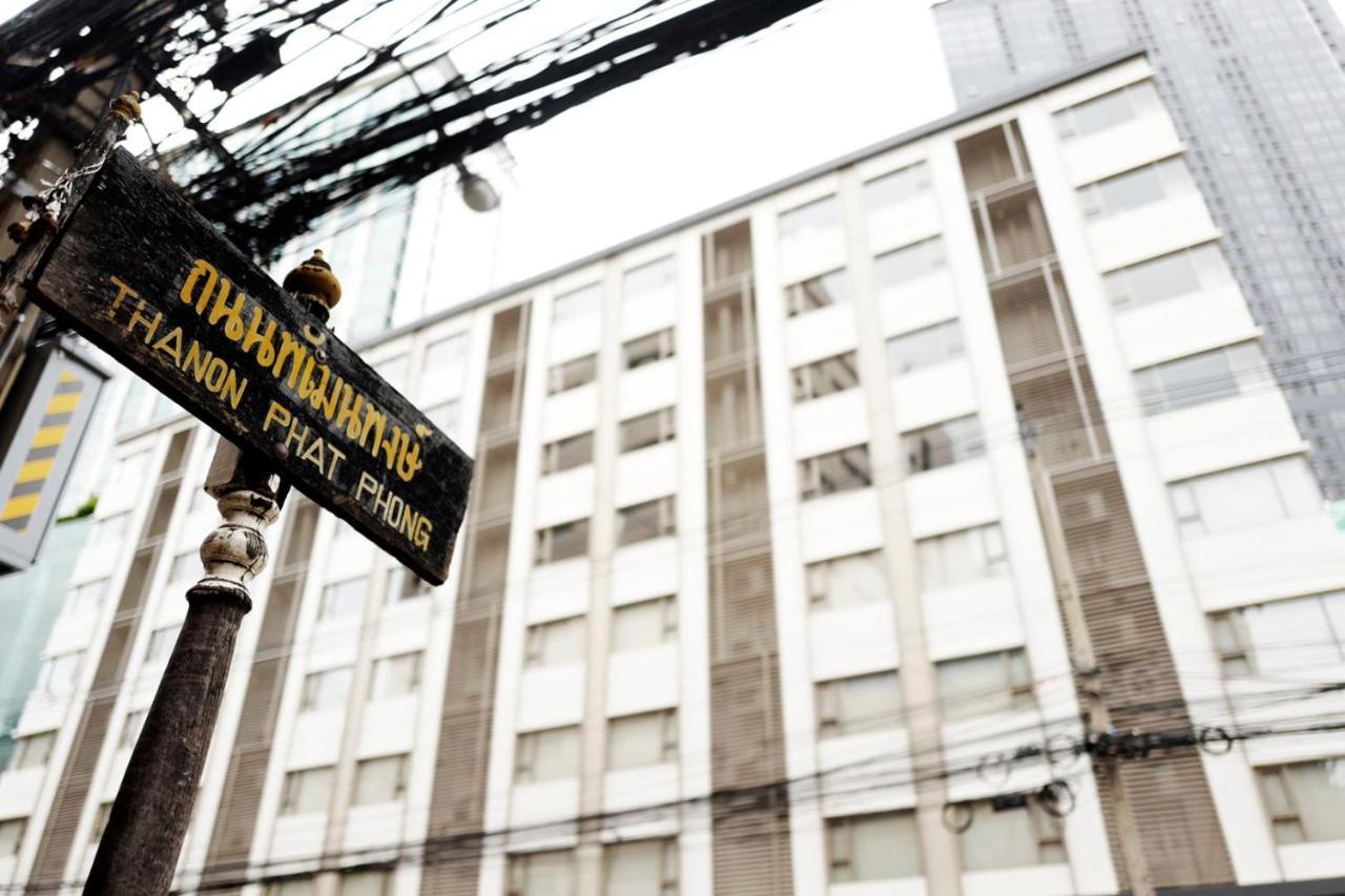 56 Surawong Hotel Bangkok Buitenkant foto