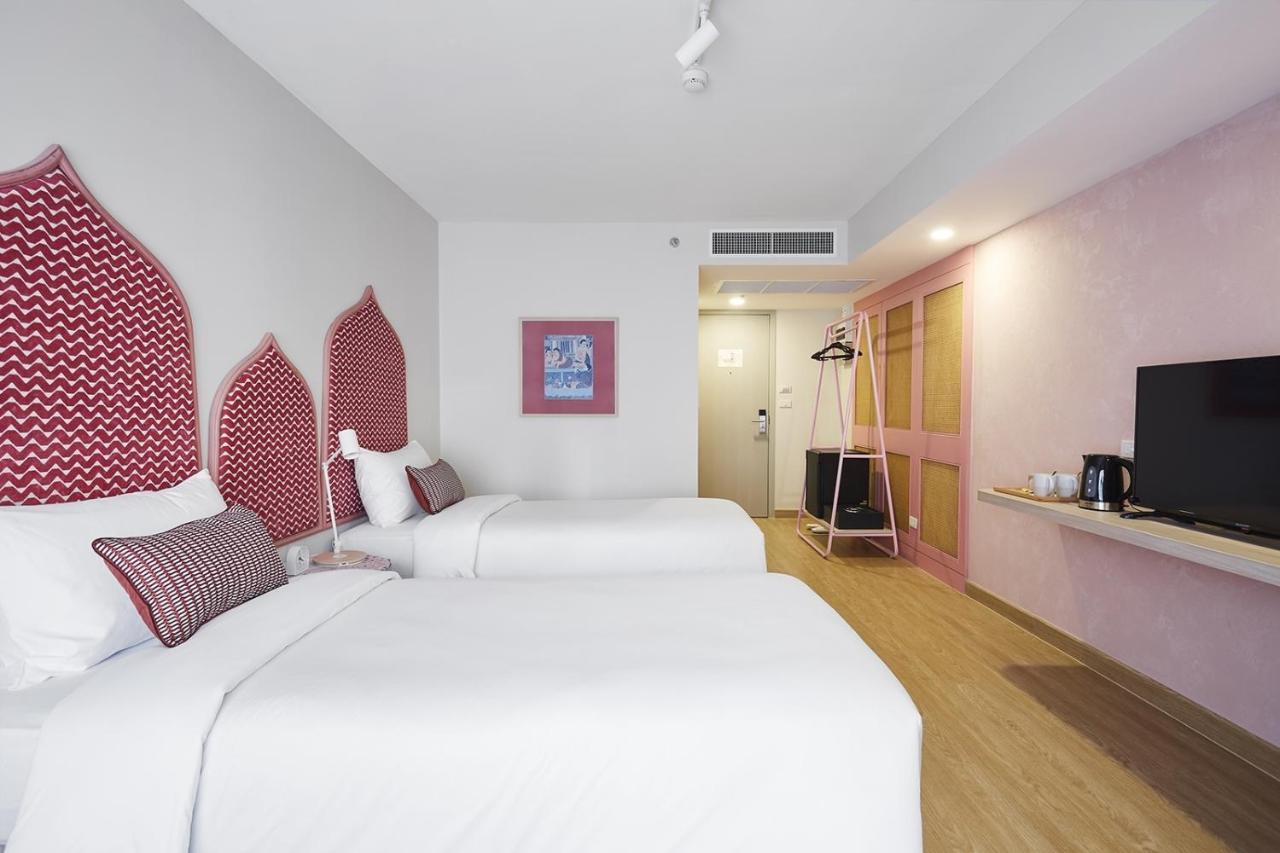 56 Surawong Hotel Bangkok Buitenkant foto