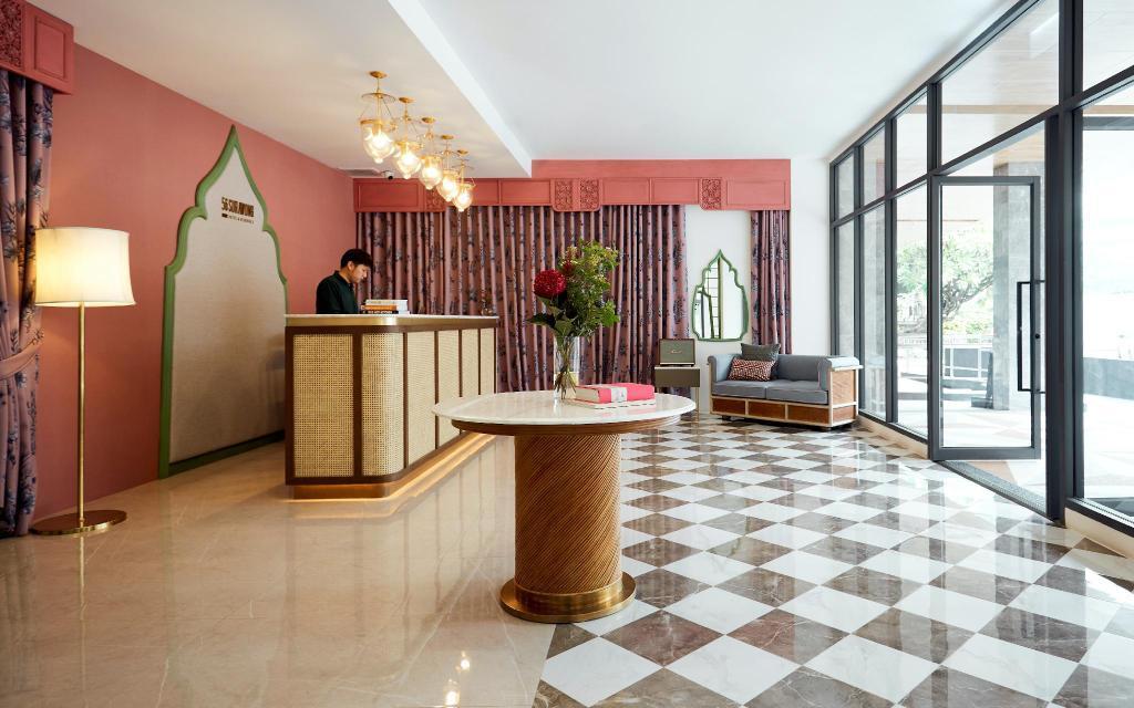 56 Surawong Hotel Bangkok Buitenkant foto